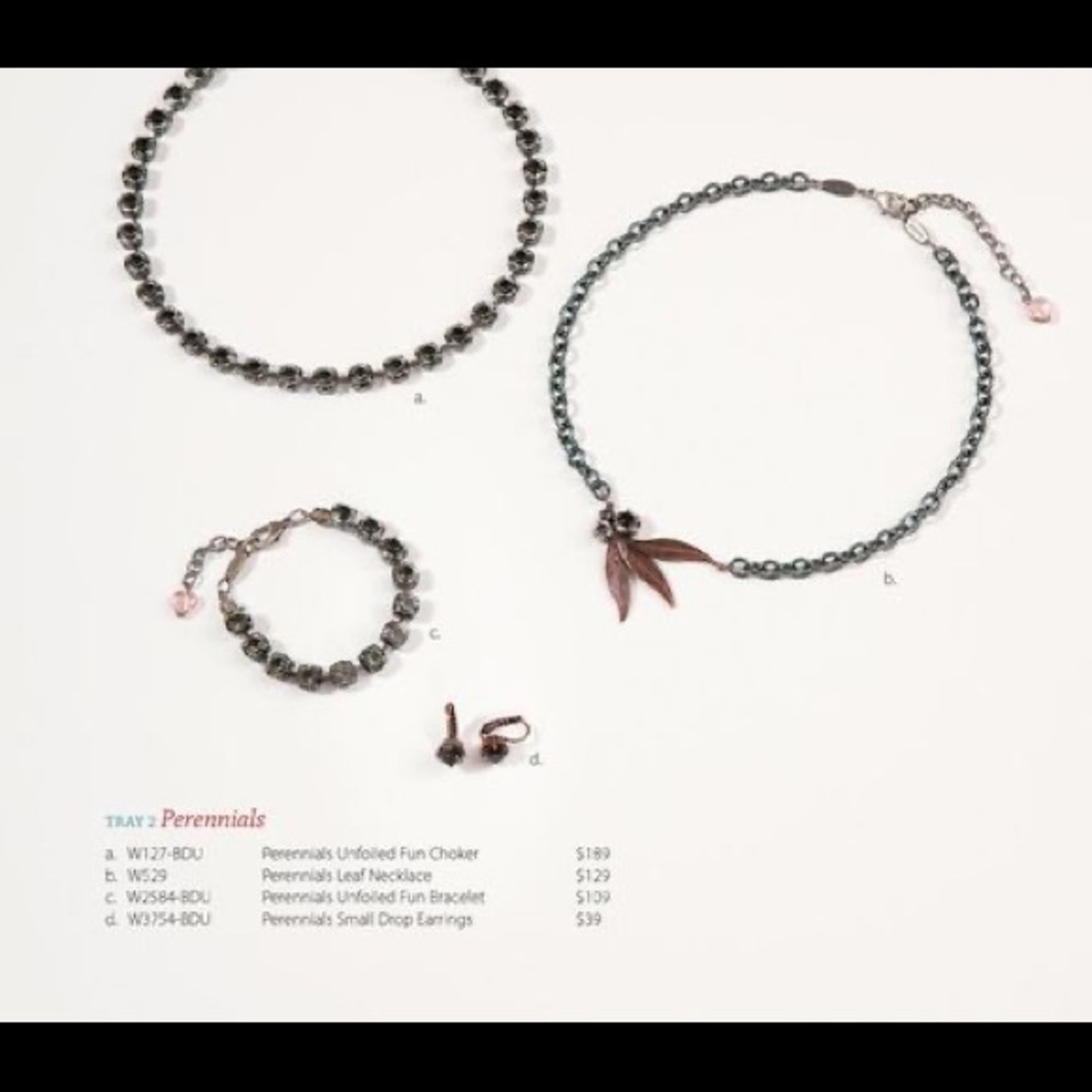 Sabika Perennials Leaf Necklace